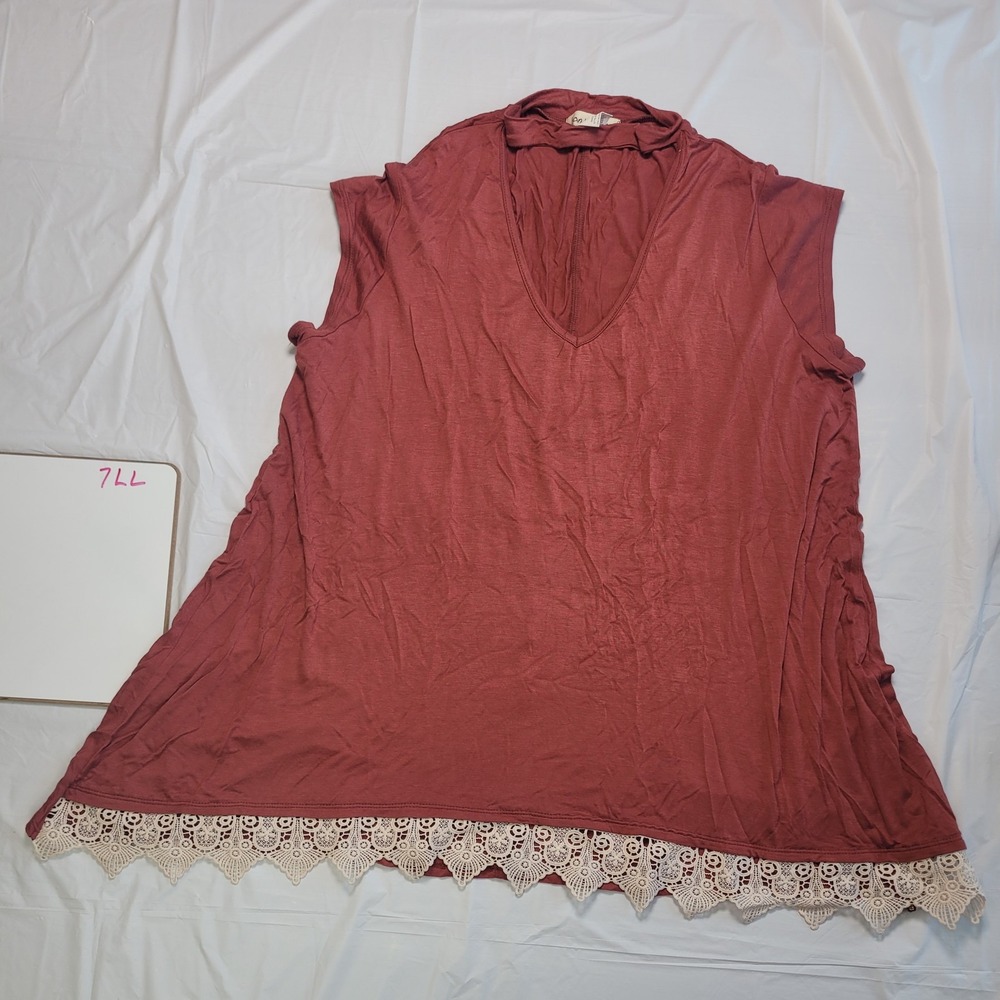 Womens Band Crush blouse.  Red short‎ sleeve.  Size 2X. Choker, v-neck